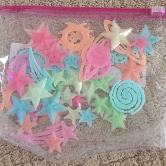 Glow in the Dark Ceiling - Picture 4 of 4